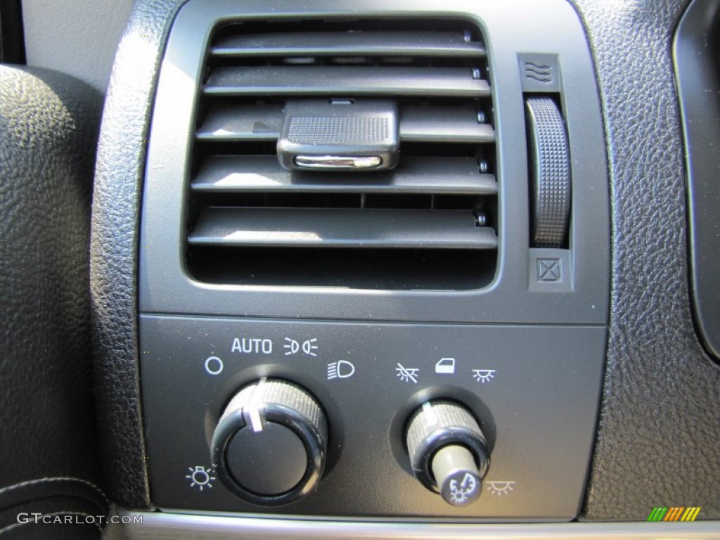 2008 Chevrolet Uplander LS Controls Photo #50059285