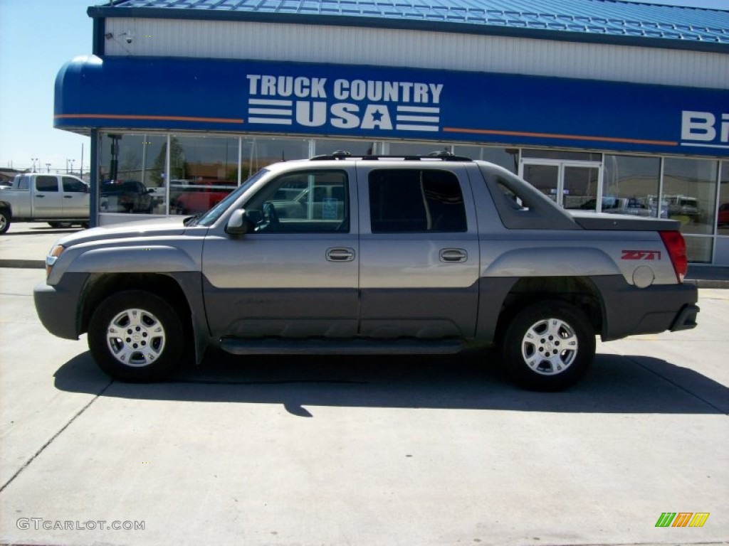 2002 Avalanche Z71 4x4 - Light Pewter Metallic / Medium Neutral photo #2