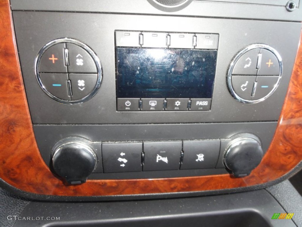 2008 Chevrolet Tahoe LT 4x4 Controls Photo #50062246