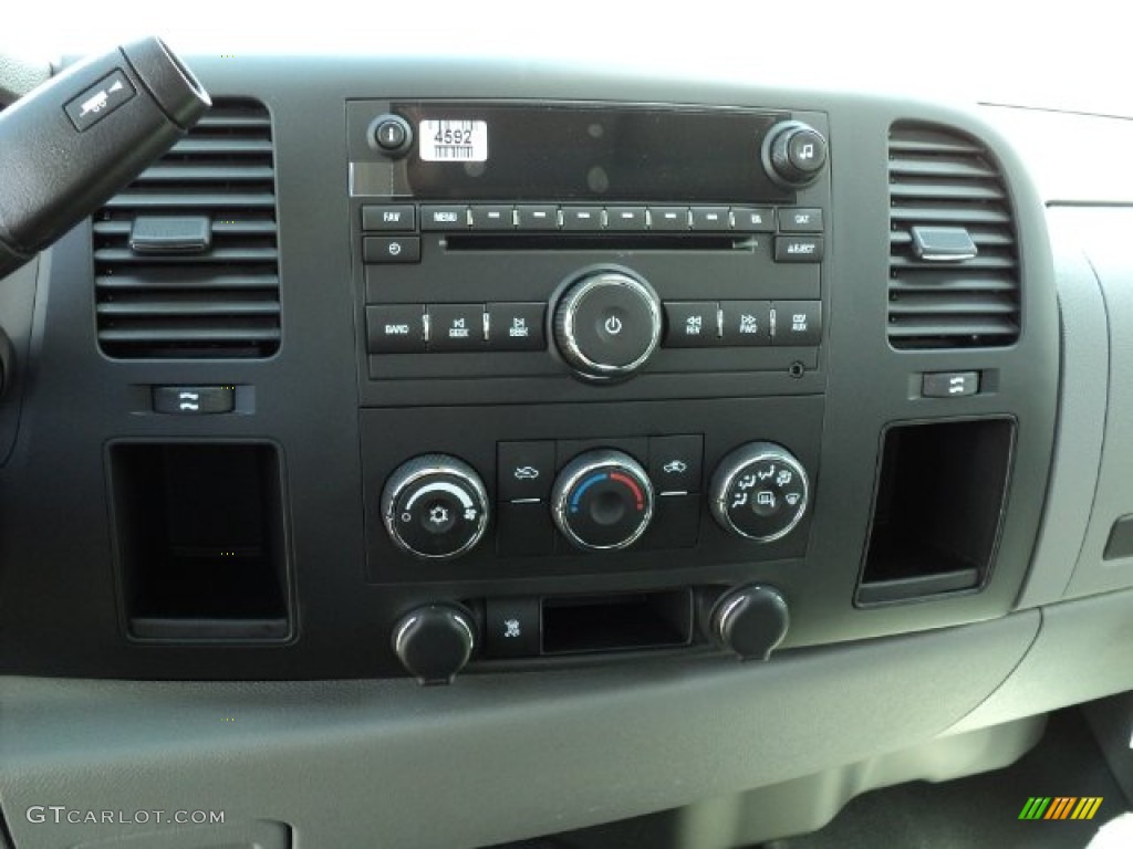 2011 Chevrolet Silverado 1500 LS Extended Cab Controls Photo #50067016
