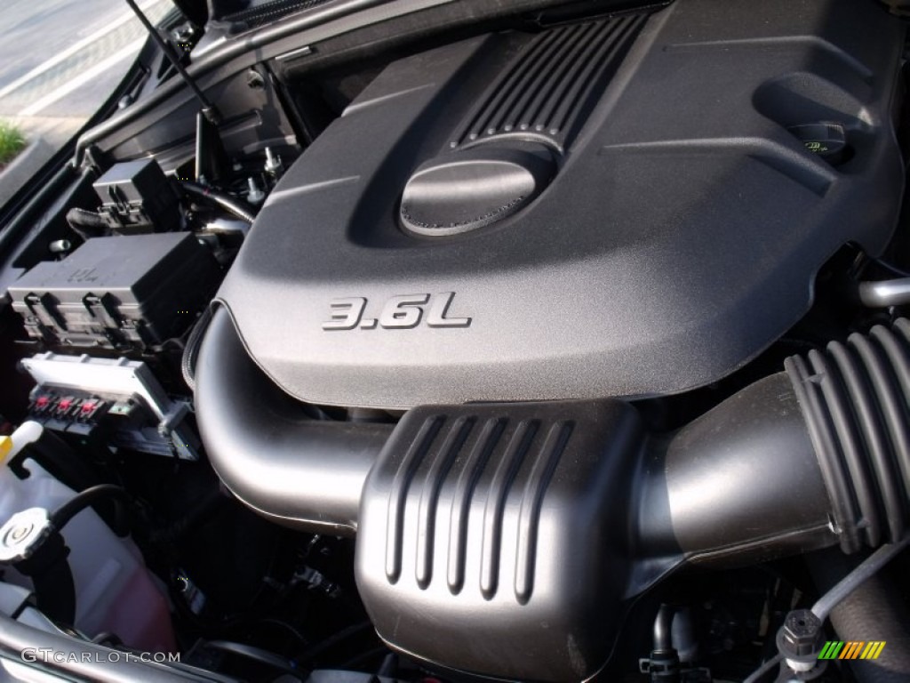 2011 Dodge Durango Heat 3.6 Liter DOHC 24-Valve VVT Pentastar V6 Engine Photo #50067679