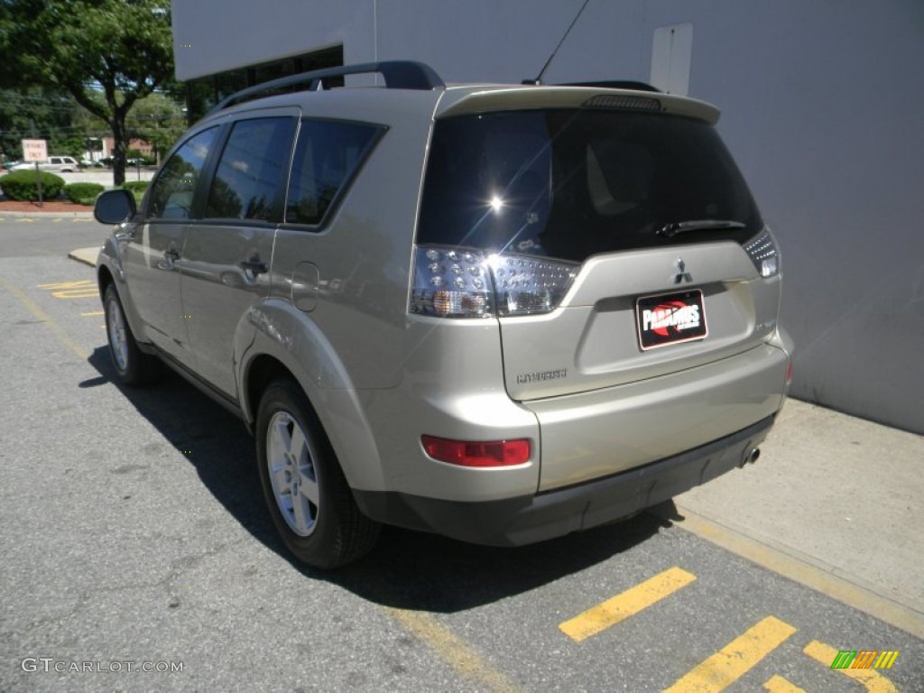 2007 Outlander LS 4WD - Desert Sand Metallic / Beige photo #5