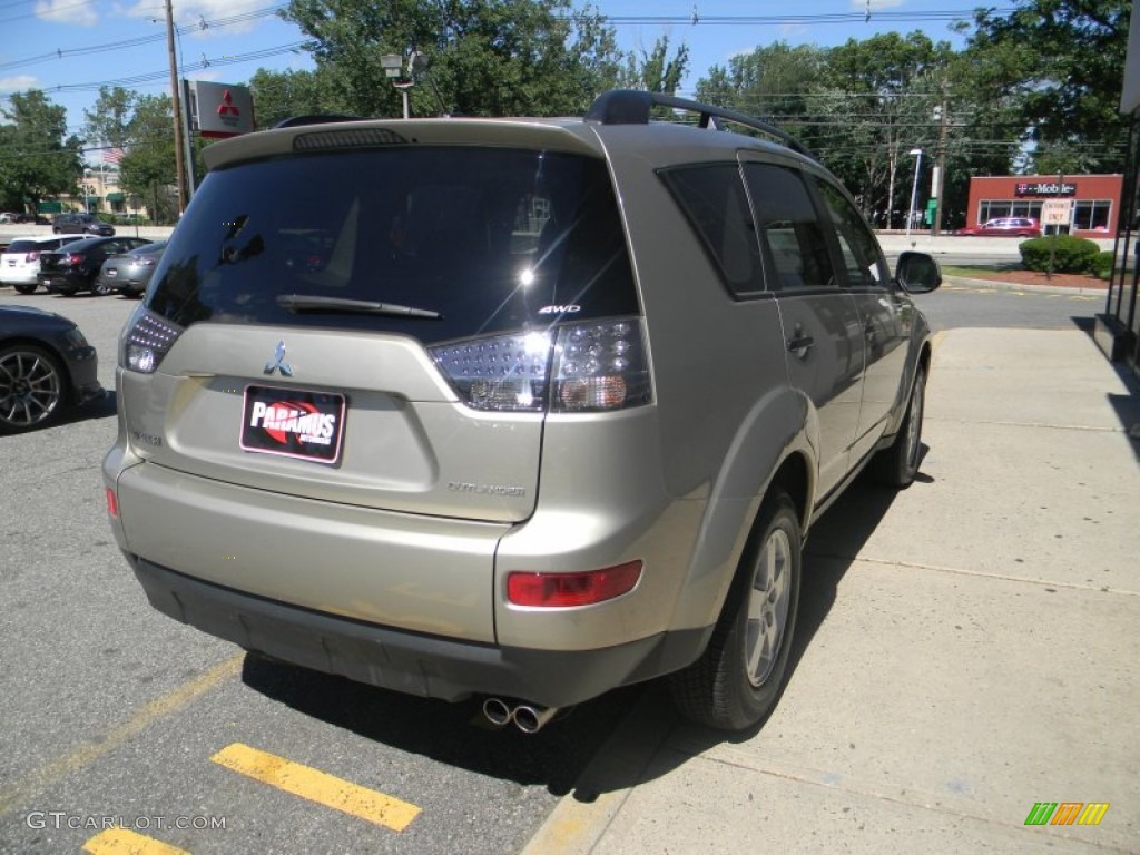 2007 Outlander LS 4WD - Desert Sand Metallic / Beige photo #7