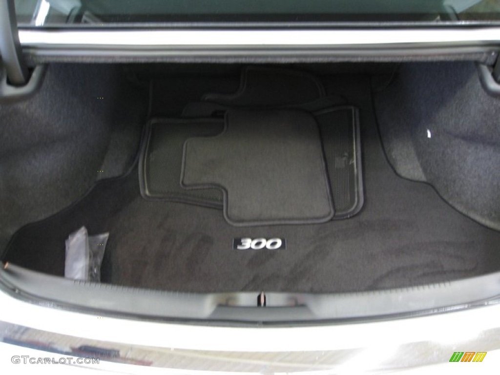 2011 Chrysler 300 C Hemi Trunk Photo #50071219
