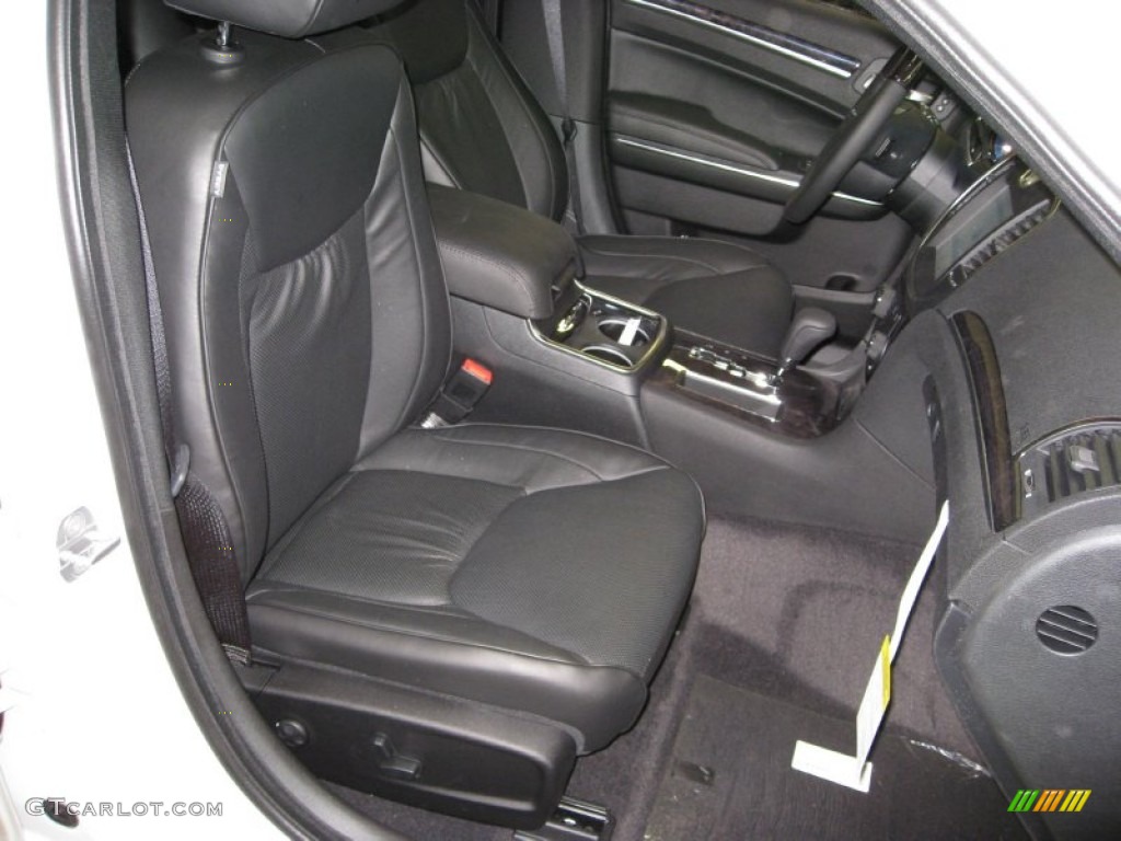 Black Interior 2011 Chrysler 300 C Hemi Photo #50071330