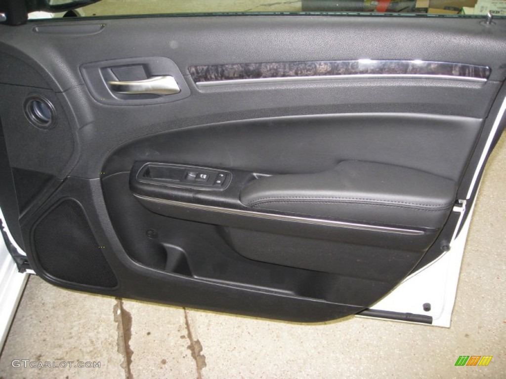 2011 Chrysler 300 C Hemi Black Door Panel Photo #50071387