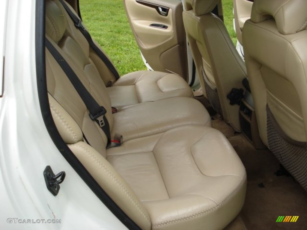 Beige/Light Sand Interior 2003 Volvo XC70 AWD Photo #50071933