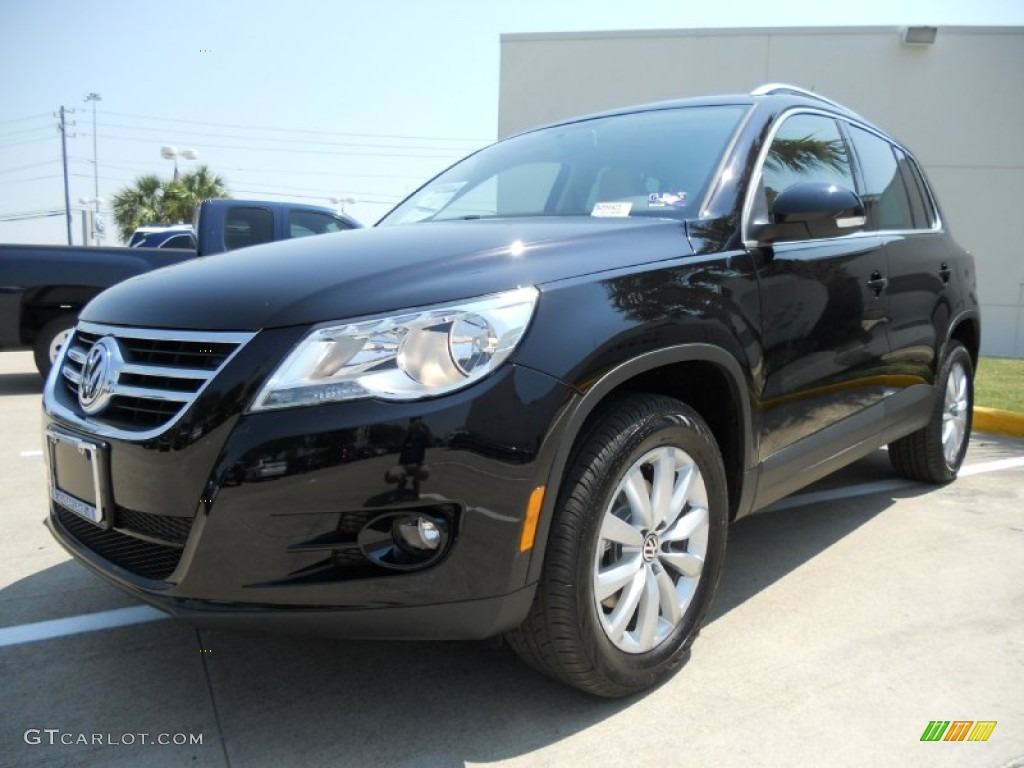 2011 Tiguan SE - Deep Black Metallic / Sandstone photo #3