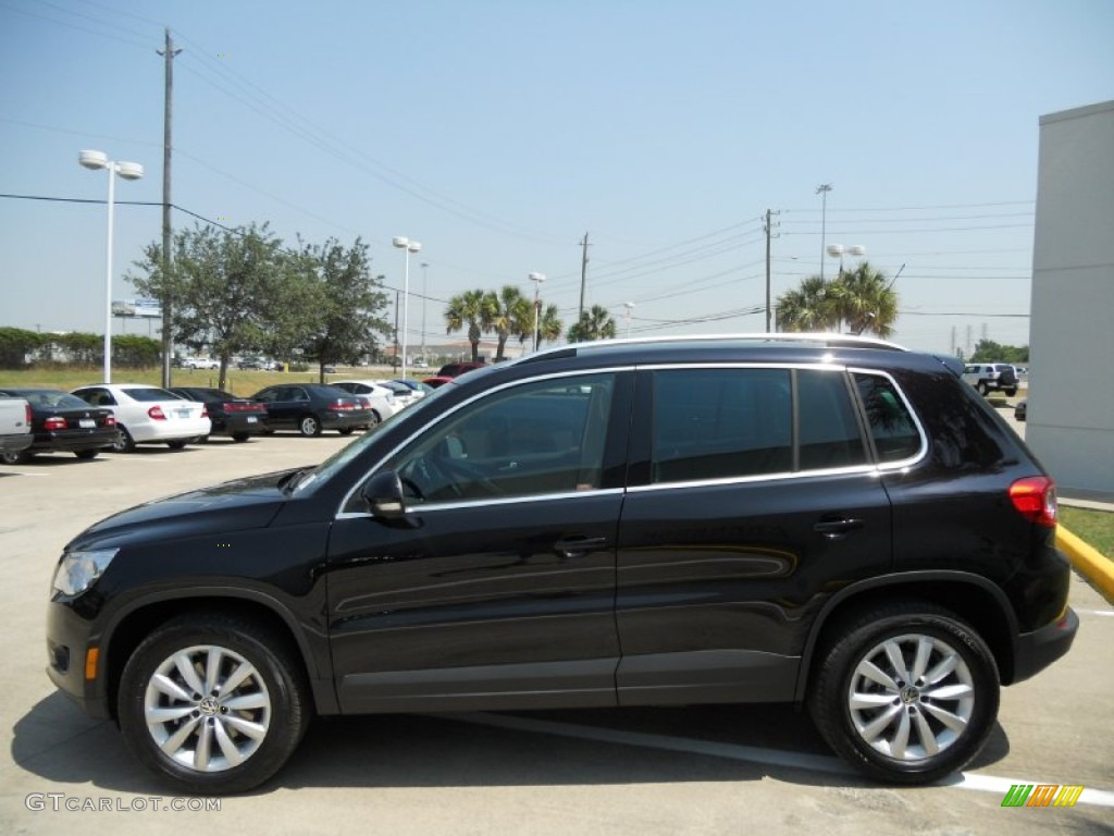 2011 Tiguan SE - Deep Black Metallic / Sandstone photo #4