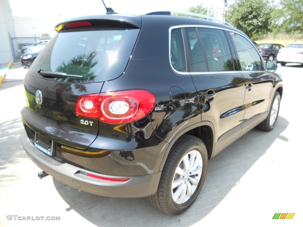 2011 Tiguan SE - Deep Black Metallic / Sandstone photo #7