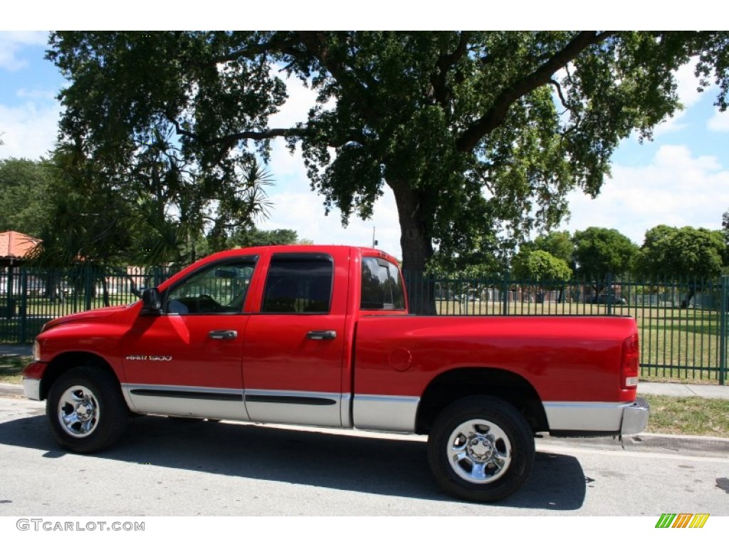 2004 Ram 1500 SLT Quad Cab 4x4 - Flame Red / Dark Slate Gray photo #4