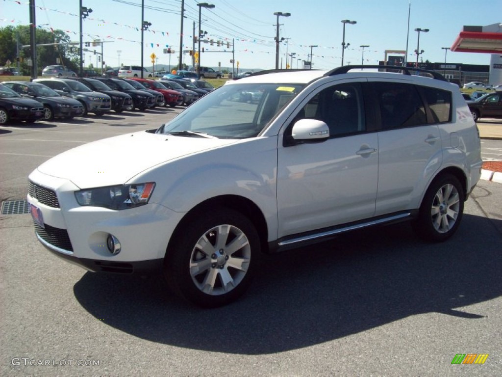 2011 Outlander SE AWD - Diamond White Pearl / Black photo #1