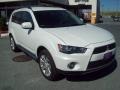 2011 Diamond White Pearl Mitsubishi Outlander SE AWD  photo #7