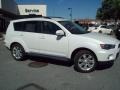 2011 Diamond White Pearl Mitsubishi Outlander SE AWD  photo #26