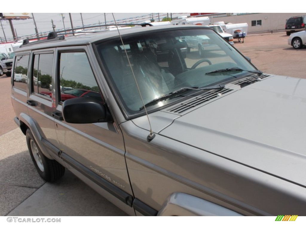 2000 Cherokee Sport 4x4 - Silverstone Metallic / Agate Black photo #16