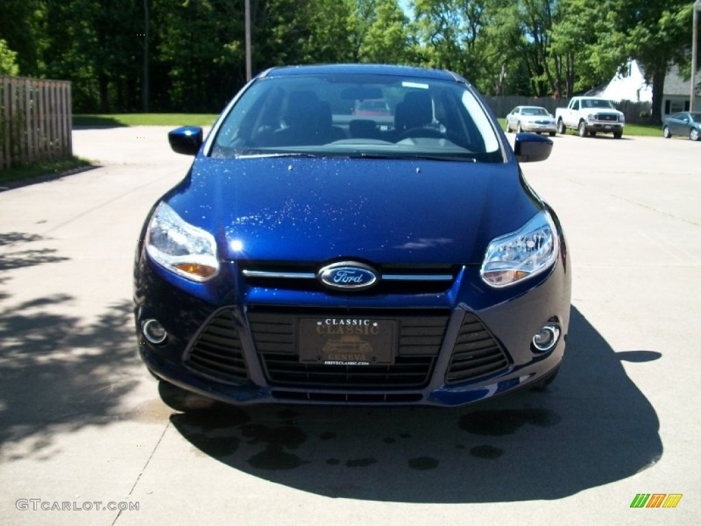 2012 Focus SE Sedan - Kona Blue Metallic / Charcoal Black photo #2