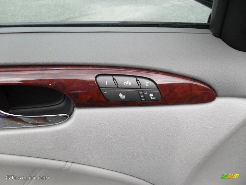 2007 Buick Lucerne CXS Controls Photo #50084027