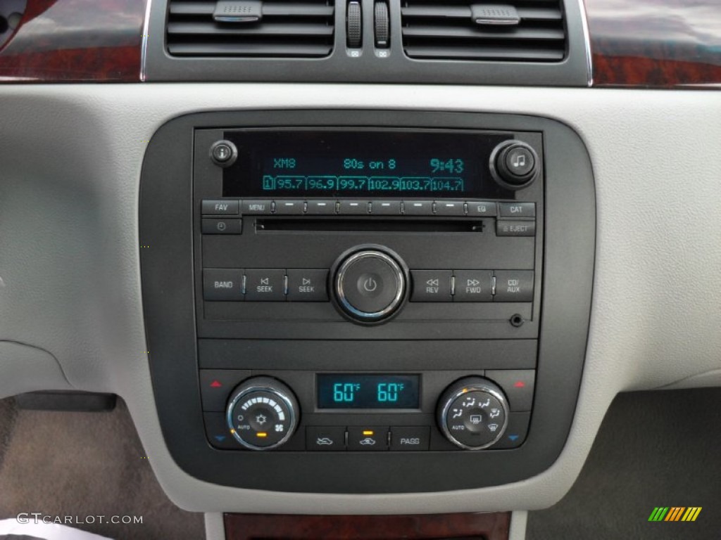 2007 Buick Lucerne CXS Controls Photo #50084033