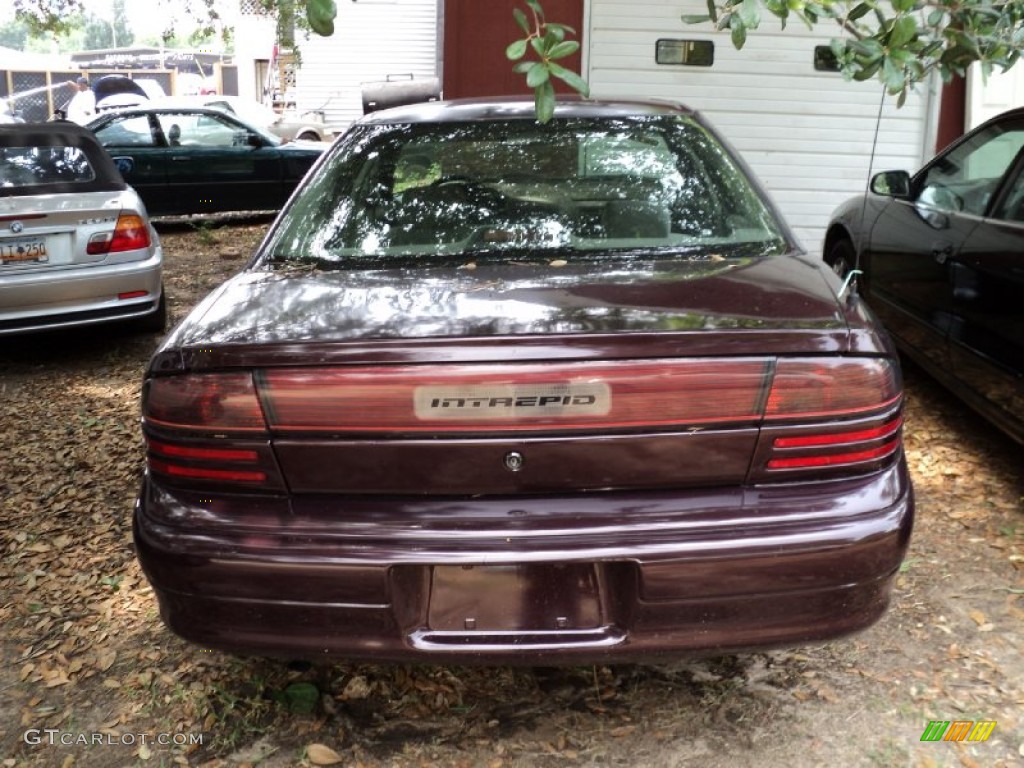 1994 Intrepid Sedan - Black Cherry Pearl / Beige photo #3