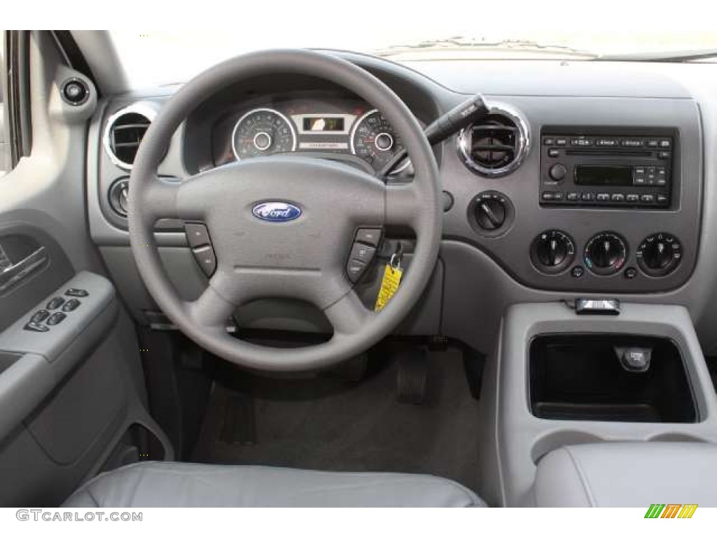 2006 Ford Expedition XLT 4x4 Medium Flint Grey Dashboard Photo #50088033