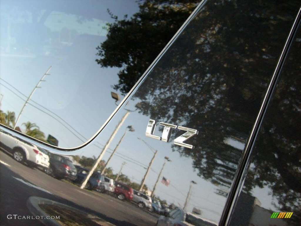 2011 Chevrolet Suburban LTZ Marks and Logos Photo #50088294