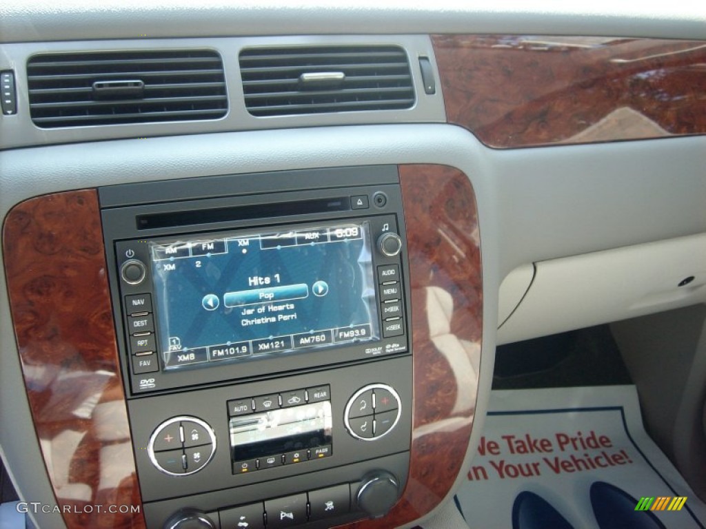 2011 Chevrolet Suburban LTZ Controls Photo #50088387