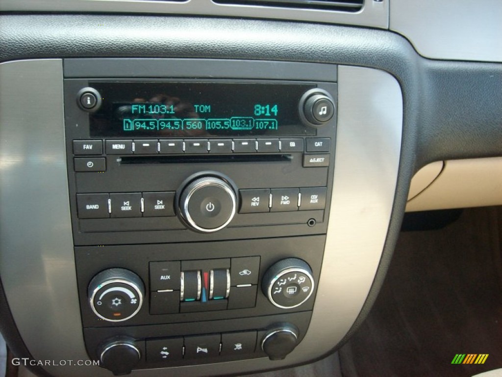 2008 Chevrolet Suburban 1500 LS Controls Photo #50090616