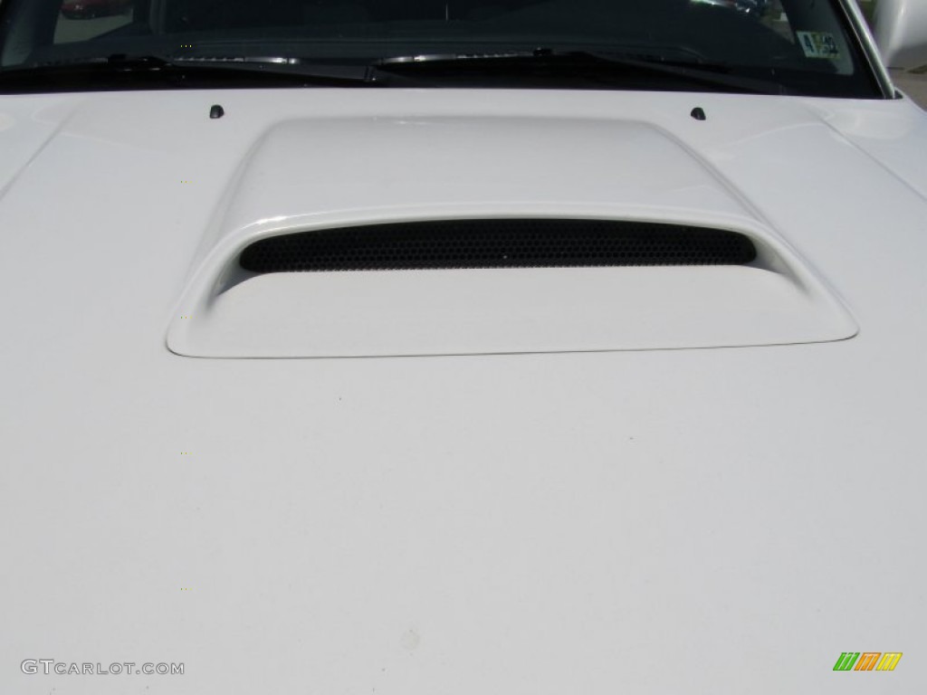 2004 4Runner Sport Edition 4x4 - Natural White / Dark Charcoal photo #18