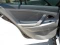 Black - Camry LE Photo No. 20