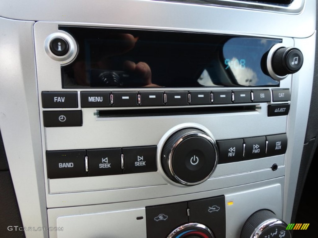 2011 Chevrolet Malibu LT Controls Photo #50094963