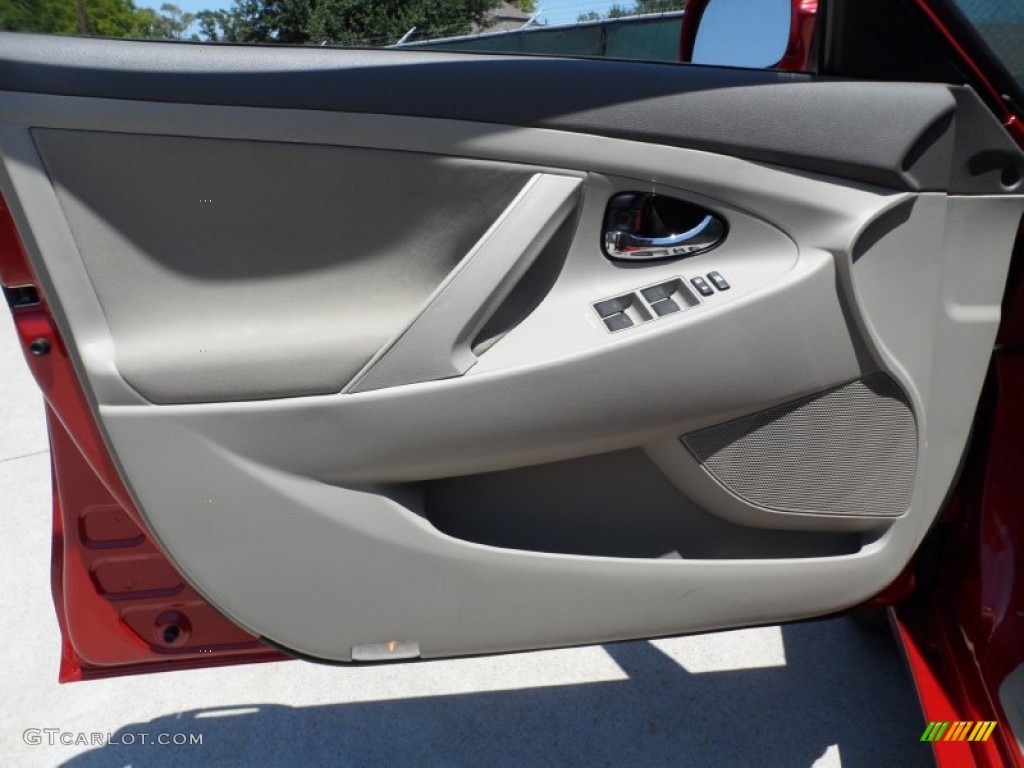 2011 Toyota Camry Hybrid Bisque Door Panel Photo #50095548