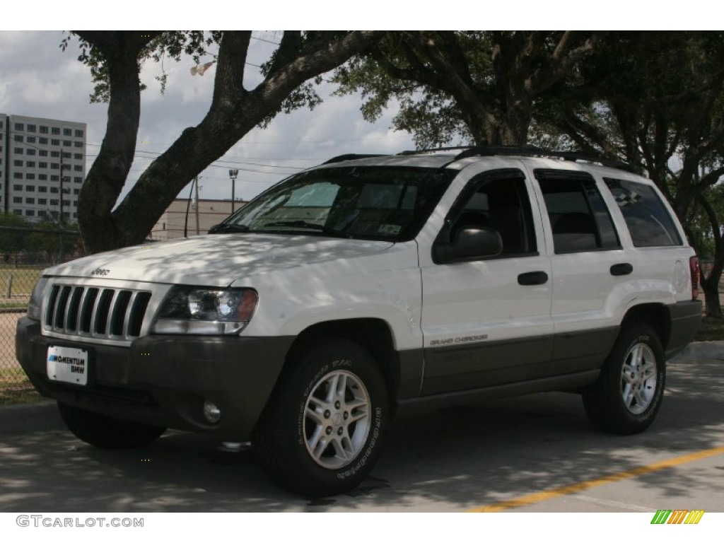 2004 Grand Cherokee Laredo - Stone White / Taupe photo #2