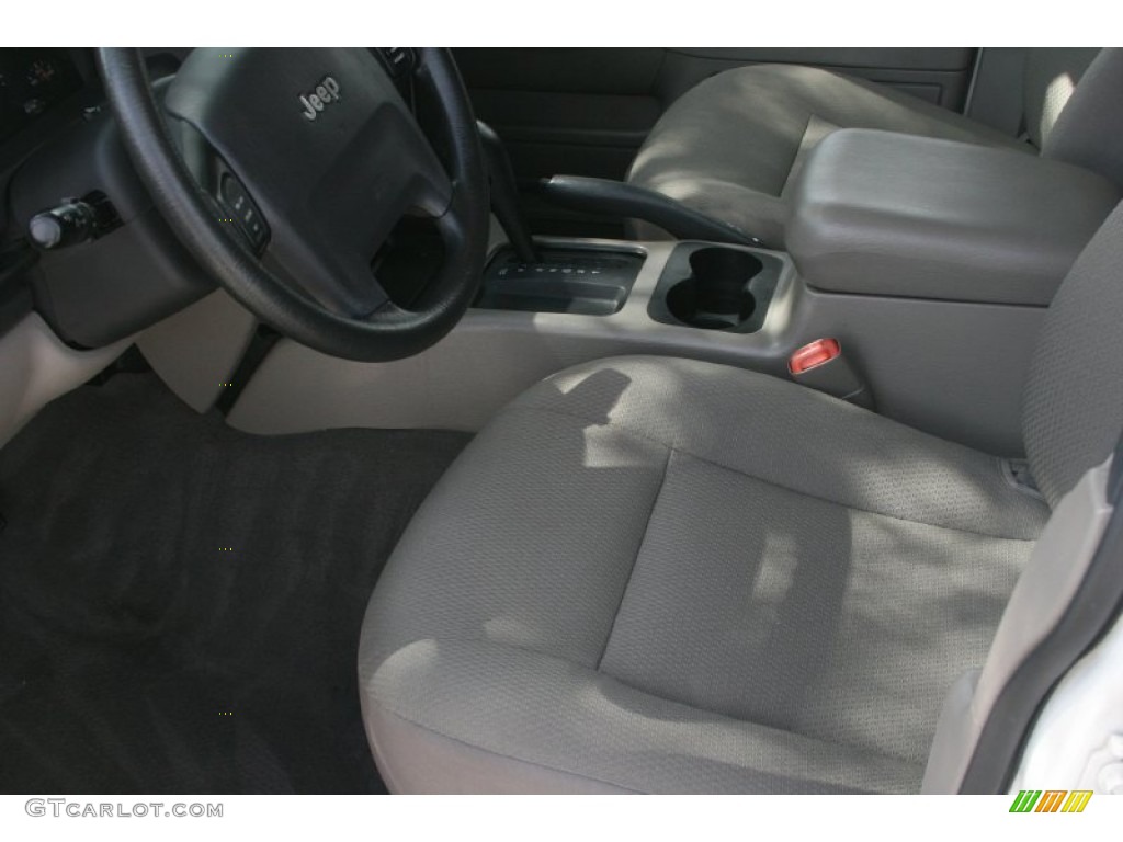 2004 Grand Cherokee Laredo - Stone White / Taupe photo #6