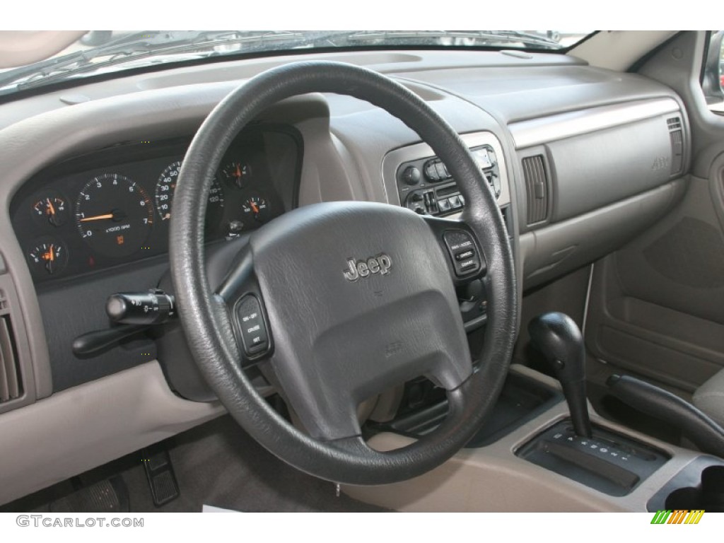 2004 Grand Cherokee Laredo - Stone White / Taupe photo #9