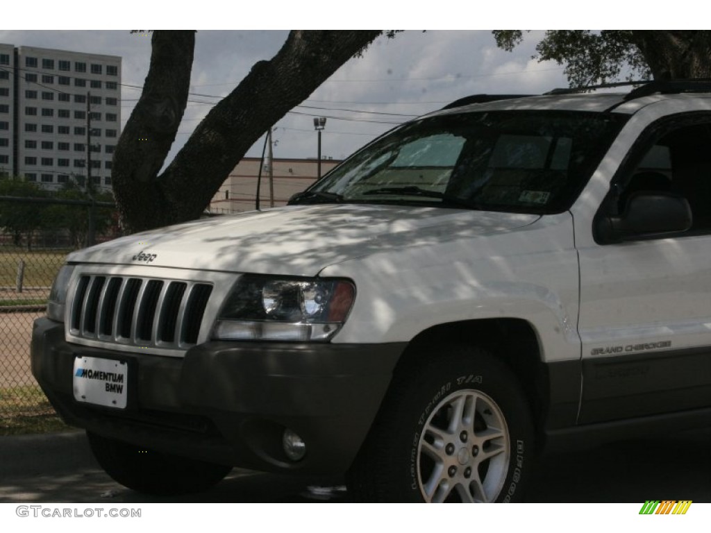 2004 Grand Cherokee Laredo - Stone White / Taupe photo #20