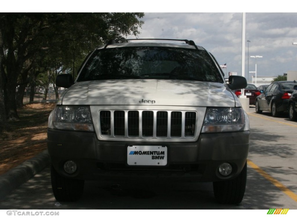 2004 Grand Cherokee Laredo - Stone White / Taupe photo #21