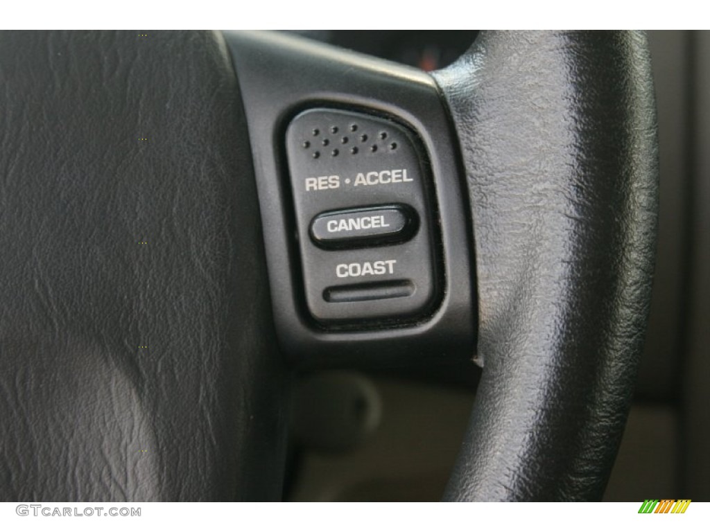 2004 Grand Cherokee Laredo - Stone White / Taupe photo #33