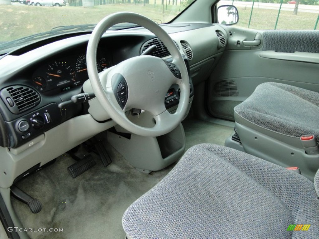 Gray Interior 1997 Dodge Grand Caravan SE Photo #50103291