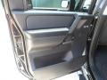 Galaxy Black - Titan SE Crew Cab Photo No. 34