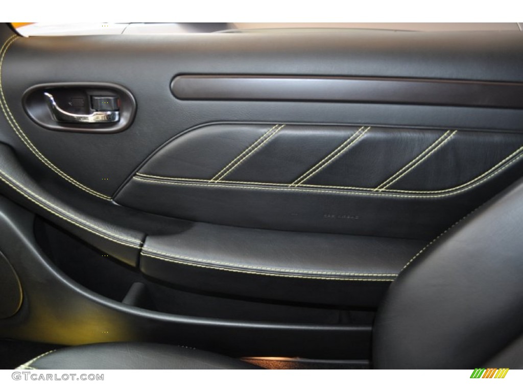 2005 Maserati Spyder Cambiocorsa Nero Door Panel Photo #50107302