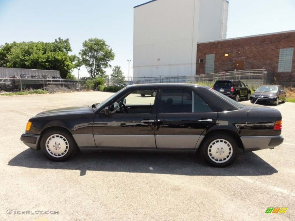 1992 E Class 300 D Sedan - Black / Gray photo #11