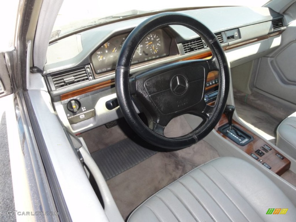 Gray Interior 1992 Mercedes-Benz E Class 300 D Sedan Photo #50107374