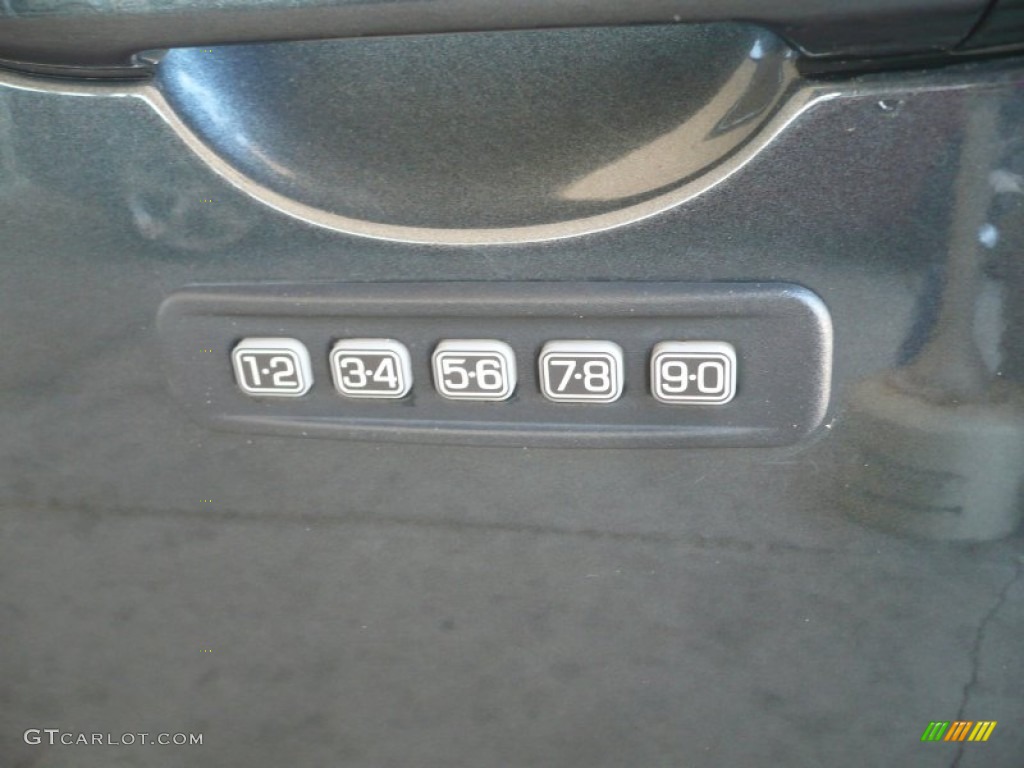 2009 Escape Limited V6 4WD - Black Pearl Slate Metallic / Charcoal photo #22