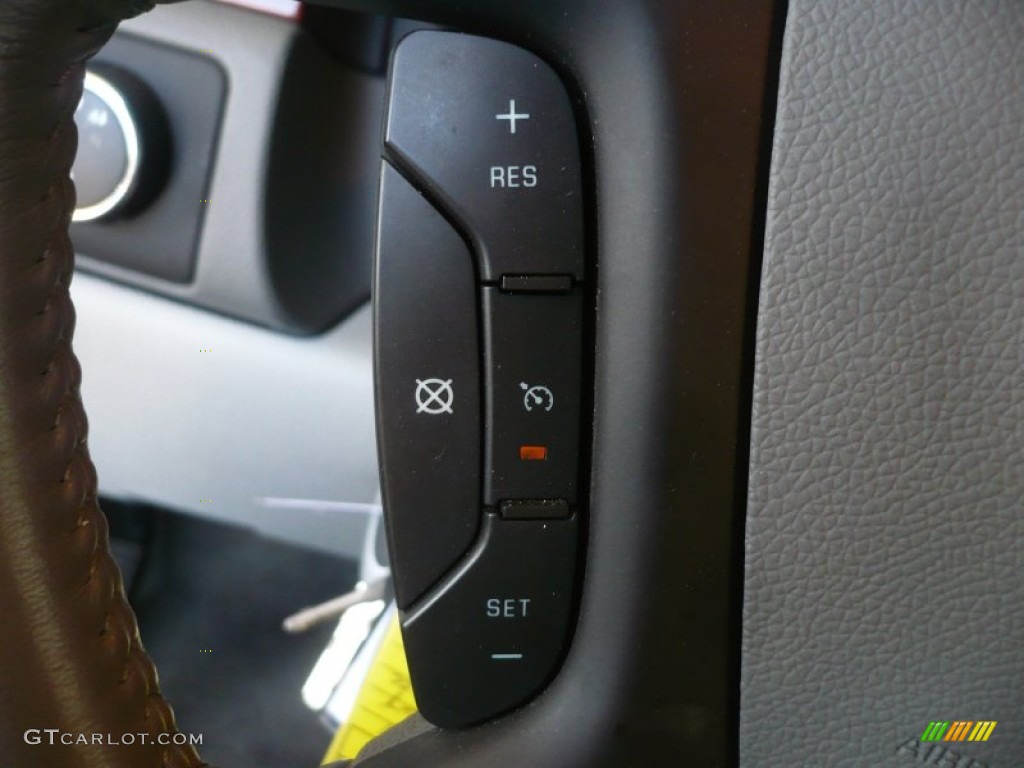 2008 Chevrolet Suburban 1500 LT 4x4 Controls Photo #50109351