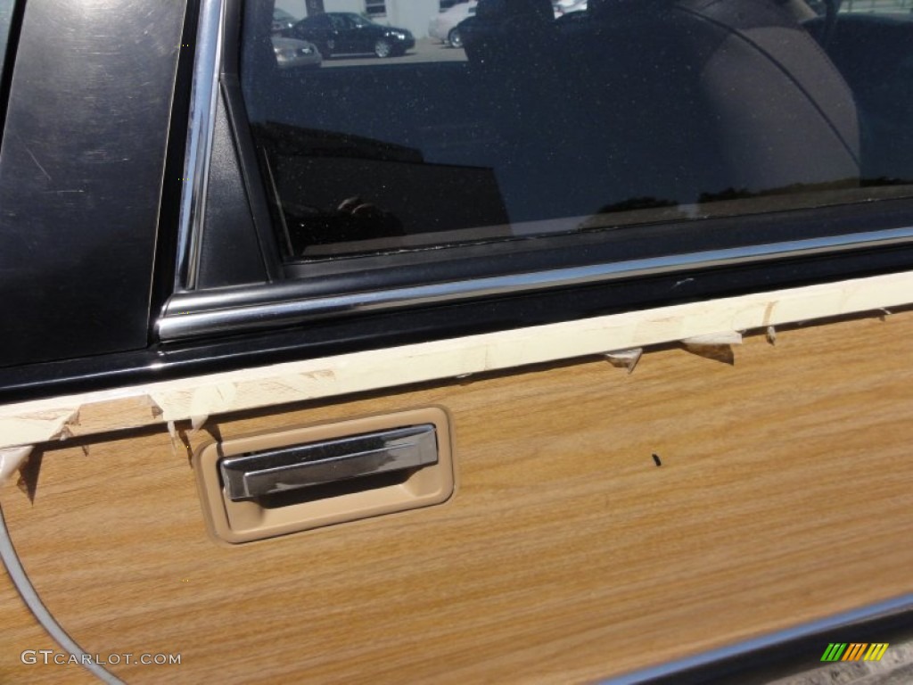 1994 Roadmaster Estate Wagon - Black / Beige photo #40