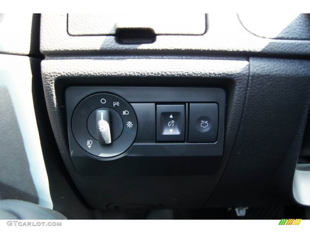 2011 Ford Fusion SEL V6 Controls Photo #50115672