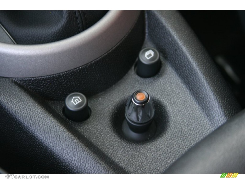 2011 Mini Cooper S Countryman All4 AWD Controls Photo #50116203