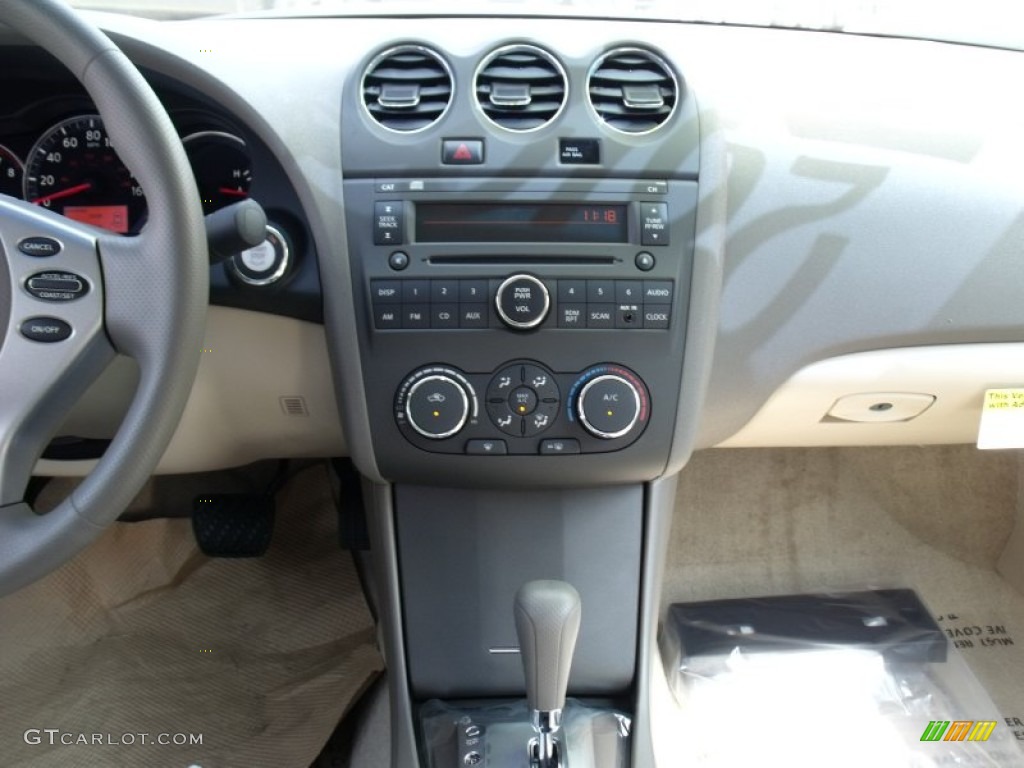 2012 Nissan Altima 2.5 S Controls Photo #50116752