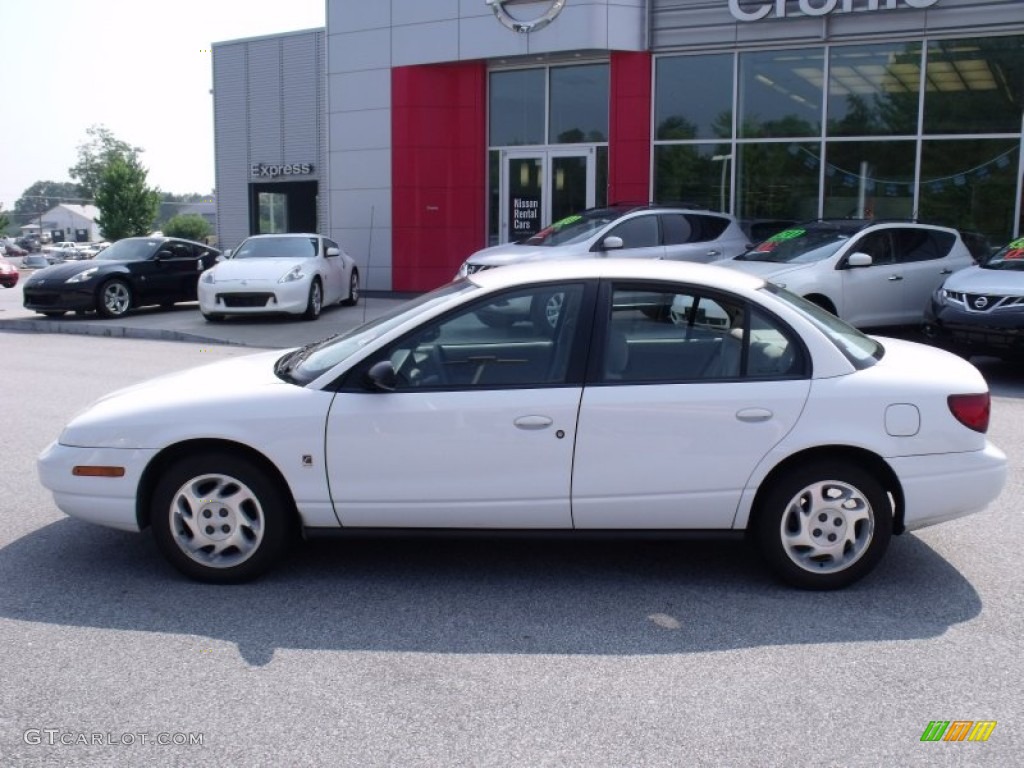 2000 S Series SL2 Sedan - Bright White / Tan photo #2