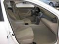 Super White - Camry LE Photo No. 26